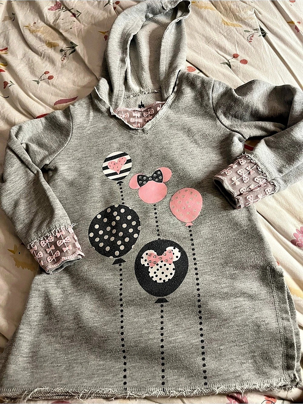 Disney Parks Minnie Mouse balloon graphic dress Girls Size Medium Gray Pink